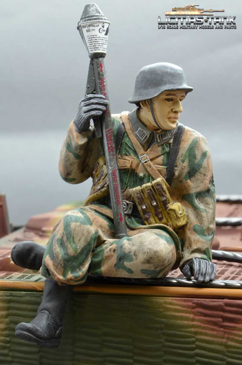 tankrider with bazooka licmas-tank f1021