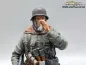 Preview: 1/16 Deutscher MP40 Soldat mit Stahlhelm und Zigarette Künstleredition Profipaint