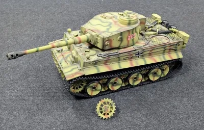 Defective - RC Tank 2.4 GHz Taigen Tiger 1 Kursk Special Paint Job BB 1:16 Licmas Tank