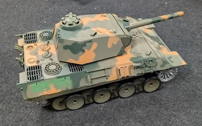 Defect - 3819-1 German Panther by Heng Long