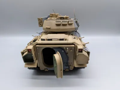1:18 21st Century Toys M2 Bradley IFV Infantry Fighting Vehicle Tank
