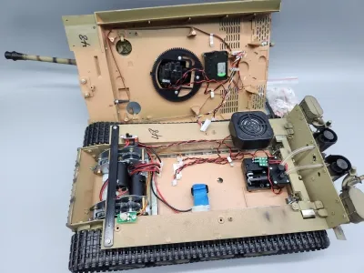 Defekt - RC Panzer 2.4 GHz Taigen Tiger 1 Kursk Sonderlackierung BB 1:16 Licmas-Tank