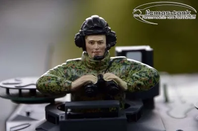 Leopard Panzer Bundeswehr Kommandant handbemalt Resin 1:16 licmas-tank