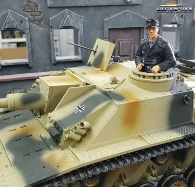 German Tank Crew Soldier with Legs to assemble licmas-tank F1013