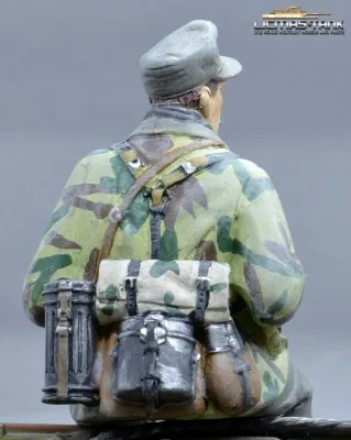 Figure Soldier WW2 splinter pattern German Tank Rider MP40 shooter Wehrmacht handpainted 1:16 licmas-tank
