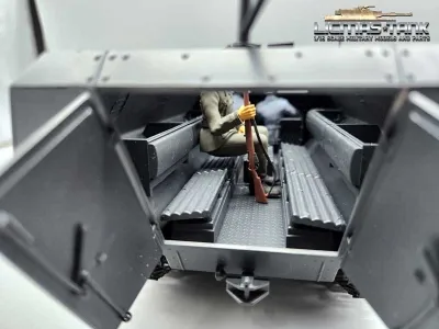 Rider 2 Resin figure – painted – for 1:16 Torro Sd.Kfz. 251/1 Ausf. D half-track vehicle