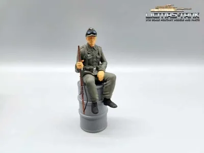 Rider 2 Resin figure – painted – for 1:16 Torro Sd.Kfz. 251/1 Ausf. D half-track vehicle