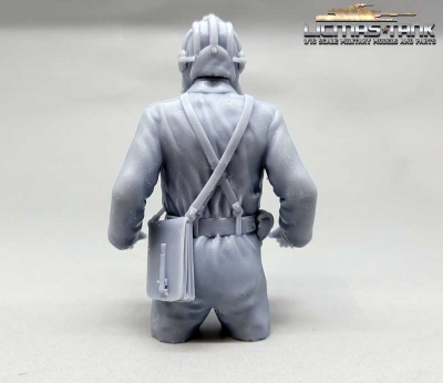 1/16 Figure Russian tank commander for WW2 models unpainted resin