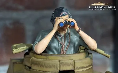 1/16 German Tank Soldier with headphones through binoculars looking ww2 painted resin