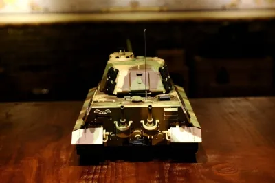 RC Tank King Tiger Henschelturm 1:16 Heng Long steel gearbox metal tracks 2.4Ghz V 7.0