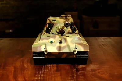 RC Panzer Königstiger Henschelturm 1:16 Heng Long Stahlgetriebe Metallketten 2,4Ghz V 7.0