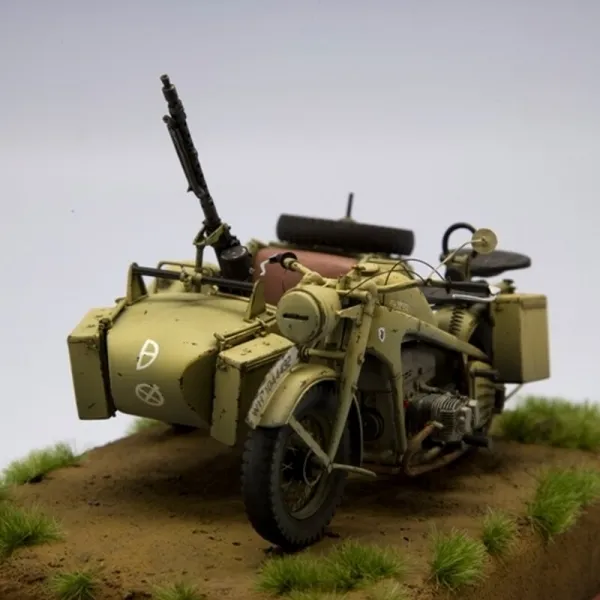 Motorcycle Zündapp KS-750 with Sidecar - Scale 1/16 (SOL Model)