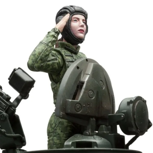 Russian Female Tank Commander 2 Model Kit Scale 1/16 (SOL Model)