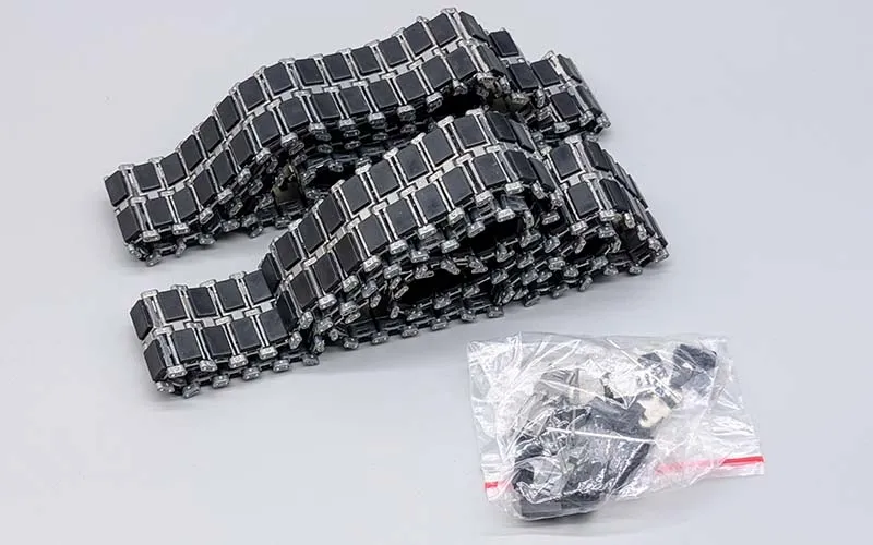 RC Tank Leopard 2 A6 metal track set with rubber track pads 1:16 RC Tank Leopard 2 A6 metal track set with rubber track pads 1:16