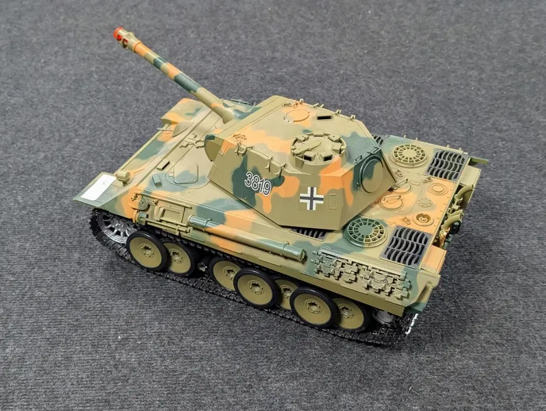 Defect - 3819-1 German Panther by Heng Long 27 MHz