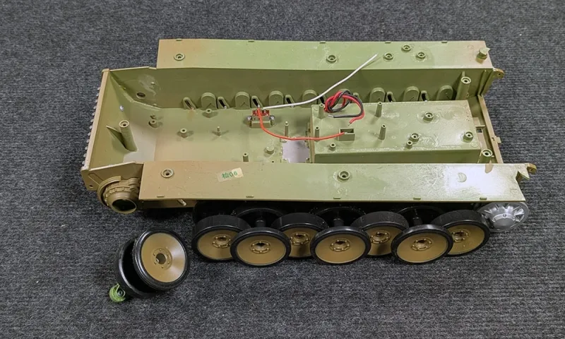 B-Goods - Heng Long spare part plastic chassis 3818 Tiger 1