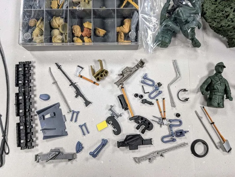 defective B-goods - Heng Long/Taigen Figures and Model Parts Bundle