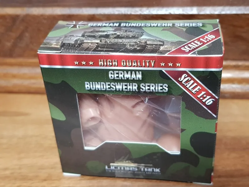Spar Set 2 Halbfiguren Bausatz Deutscher Panzersoldat FB1002-KIT FB1003-KIT