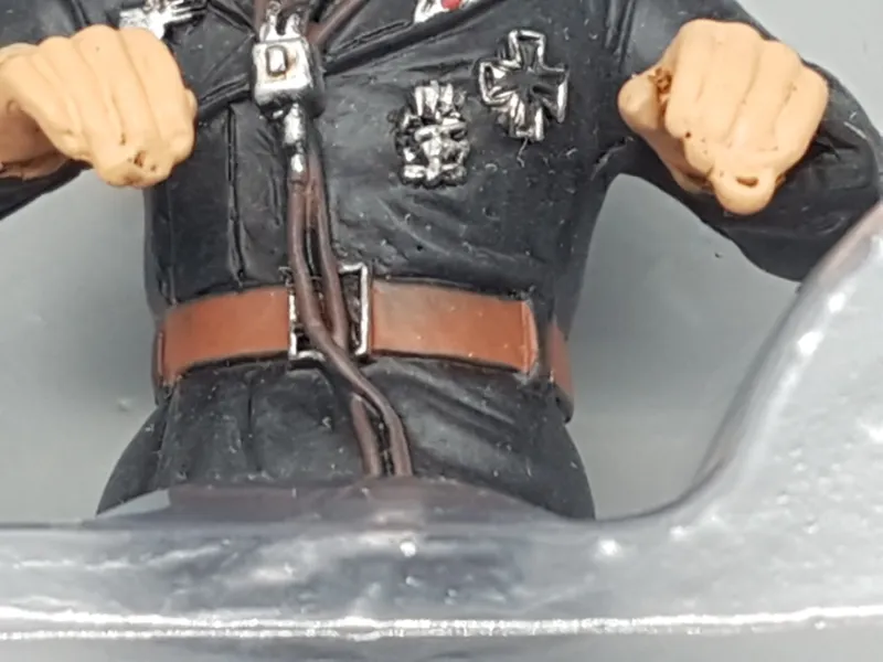 defective B Goods 1/16 Figure German Tiger tank commander Resin painted defective B Goods 1/16 Figure German Tiger tank commander Resin painted
