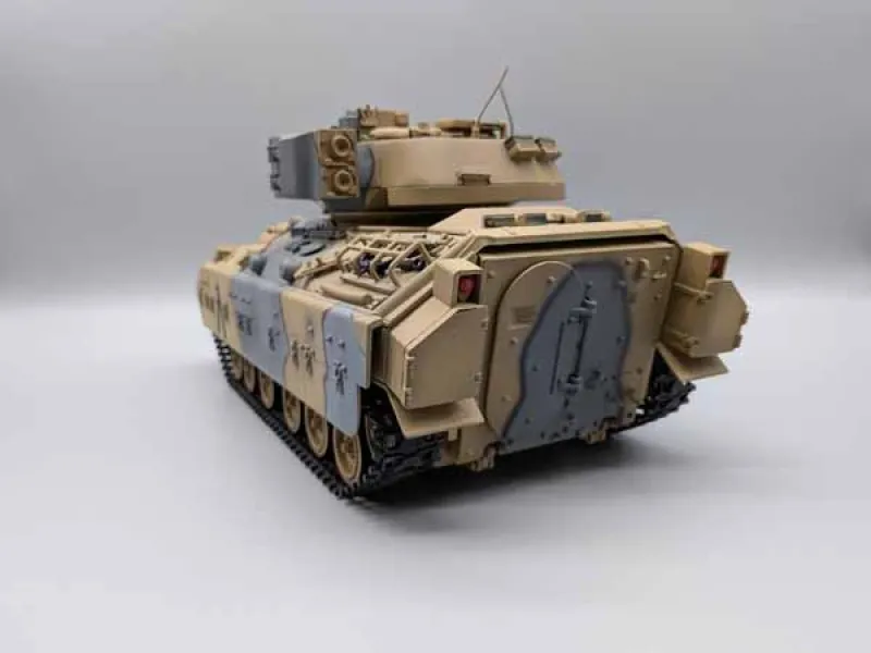 1:18 21st Century Toys M2 Bradley IFV Infantry Fighting Vehicle Tank