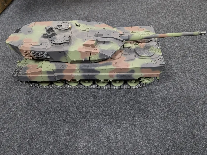 RC Panzer Taigen Leopard 2A6 IR Metall Edition PRO 1:16 Flecktarn Bundeswehr