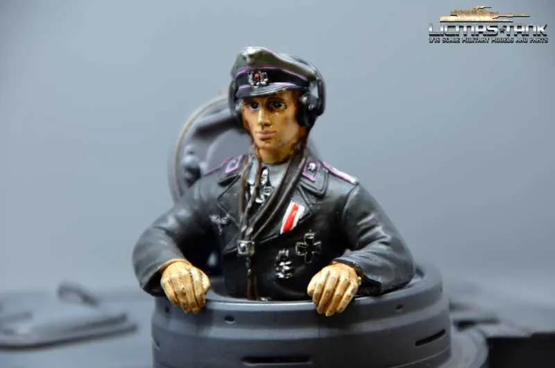 German Tiger tank commander Resin painted 1:16 licmas tank F1001 German Tiger tank commander Resin painted 1:16 licmas tank F1001