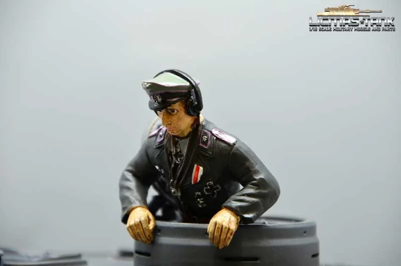 German Tiger tank commander Resin painted 1:16 licmas tank F1001 German Tiger tank commander Resin painted 1:16 licmas tank F1001