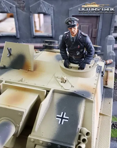 licmas-tank figur F1012 Panzer Kommandant bemalt licmas-tank figur F1012 Panzer Kommandant bemalt