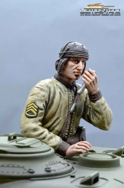 Figur U.S. Panzerbesatzung WW2 Kommandant mit Funk 1/16 Figur U.S. Panzerbesatzung WW2 Kommandant mit Funk 1/16