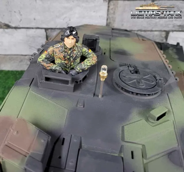 1/16 Figur Bundeswehr Leopard Panzer Soldat Flecktarn