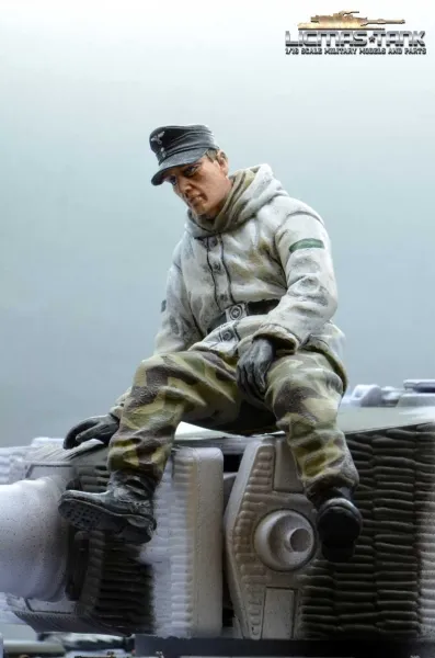 1/16 Figur deutsche Panzer Mannschaft Wehrmacht Winter sitzend splittertarn Hose WW2