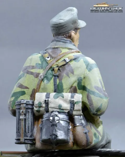 Figur Soldat WW2 Splittertarn deutscher Tank Rider MP40 Schütze Wehrmacht handbemalt 1:16 licmas-tank Figur Soldat WW2 Splittertarn deutscher Tank Rider MP40 Schütze Wehrmacht handbemalt 1:16 licmas-tank