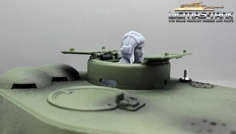 1/16 Figure cuted Russian tank commander for WW2 models unpainted resin