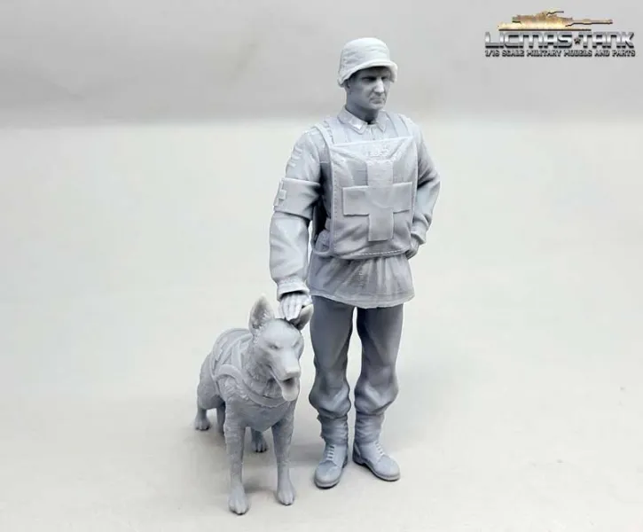 Figure 1/16 German Wehrmacht paramedic with medical dog WW2