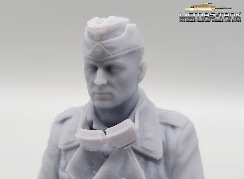 Figure German driver Wehrmacht universally applicable WW2 unpainted from resin