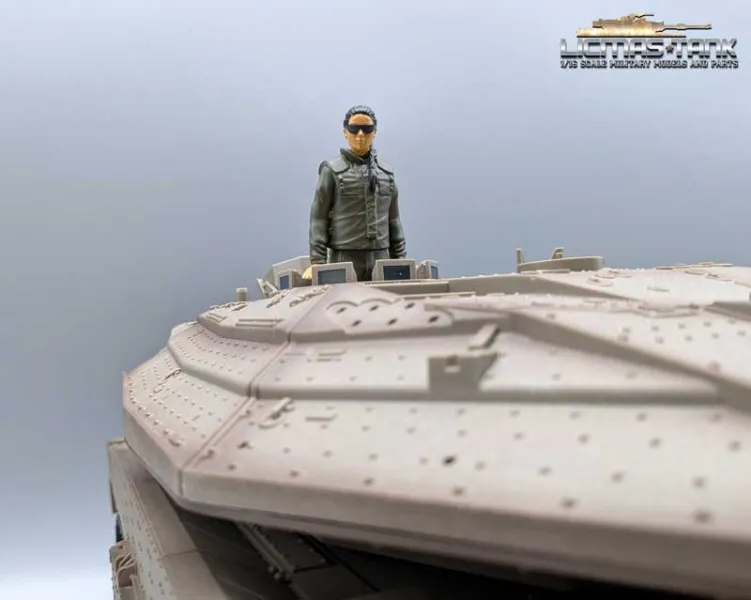 1:16 IDF Panzersoldatin Merkava Panzer bemalt aus Resin 1:16 IDF Panzersoldatin Merkava Panzer bemalt aus Resin