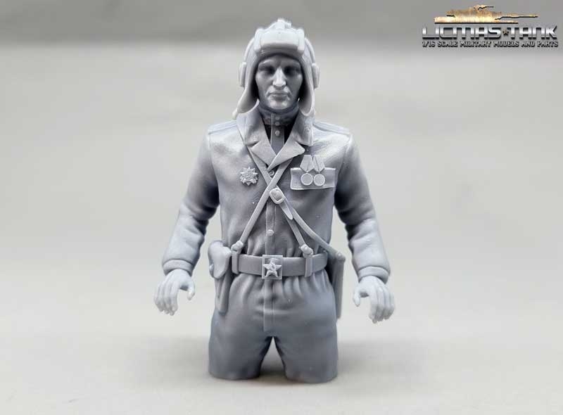1/16 Figure Russian tank commander for WW2 models unpainted resin