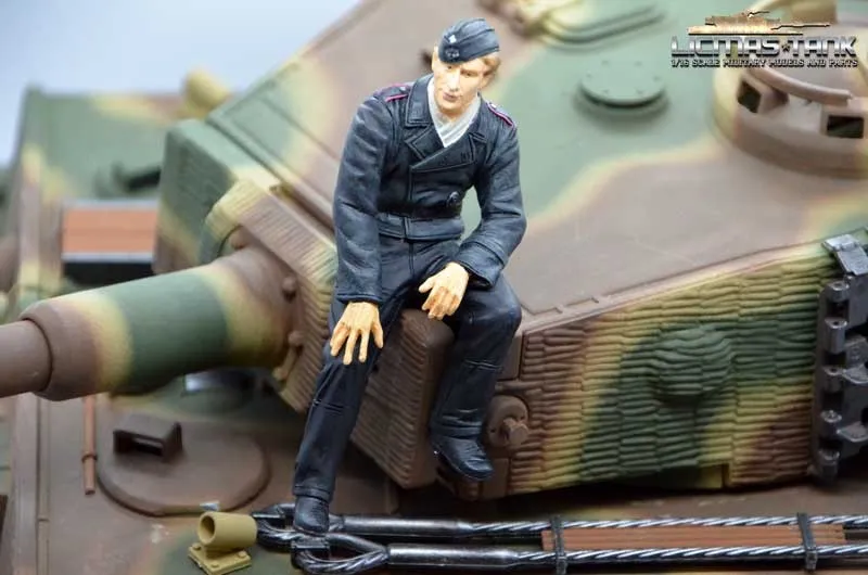 1/16 Figur Deutsche Panzerbesatzung Fahrer WW2 Normandie 1944