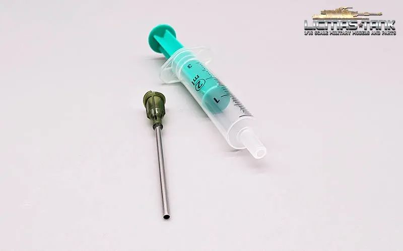 3 ml syringe with dosing needle for model making