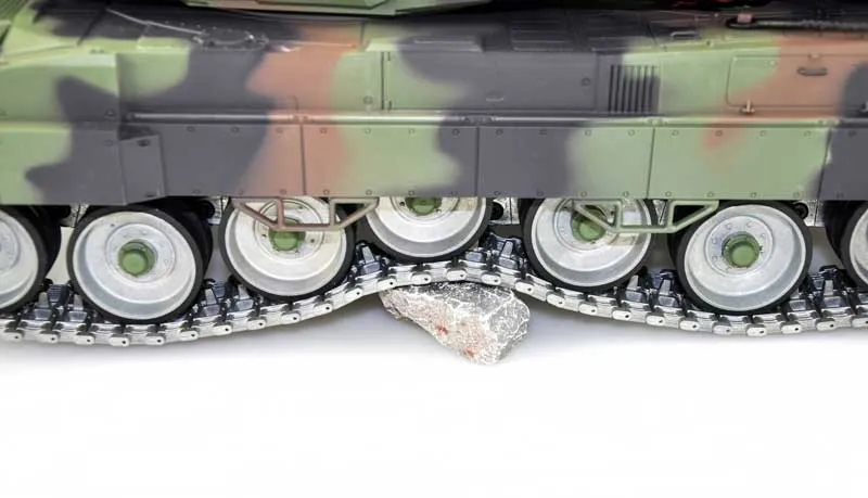 RC Tank Leopard 2A6 Heng Long 1:16 Steelgear and Metall Tracks and Wheels 2.4Ghz -V 7.0 – PRO with Recoil