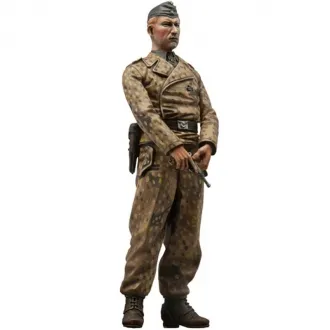 1/16 Model Kit German Tank Soldier Standing (SOL Model)