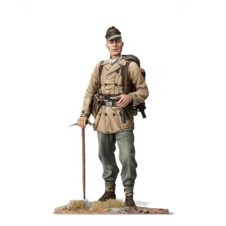 German Mountain Soldier Standing Model Kit Scale 1/16 (SOL Model)