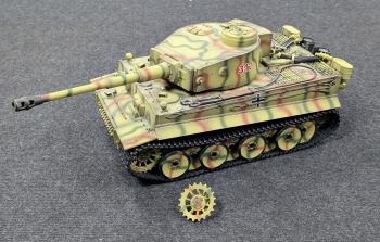 Defective - RC Tank 2.4 GHz Taigen Tiger 1 Kursk Special Paint Job BB 1:16 Licmas Tank