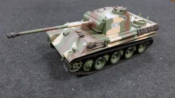RETOURE RC Panzer 2.4 GHz Panther Ausführung G Tarn Schussfunktion + IR 1:16 Heng Long V7.0 Basis Version