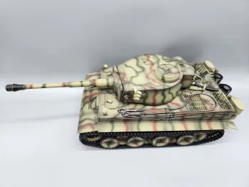 Defekt - RC Panzer 2.4 GHz Taigen Tiger 1 Kursk Sonderlackierung BB 1:16 Licmas-Tank