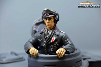 B Ware Lackfehler 1/16 Figur deutscher Tiger Panzerkommandant Resin handbemalt