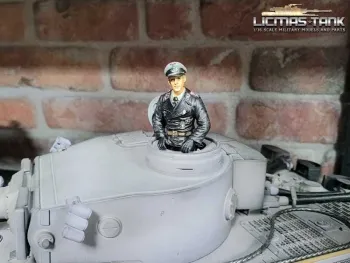 1/16 Figur Kommandant Deutsche Panzerbesatzung