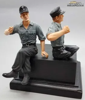 1/16 Figur deutsche Panzerbesatzung Soldat mit Hemd und Feldmütze mit ansteckbaren Beinen F1015 licmas-tank