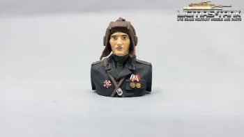 1/16 Figure cuted Russian tank commander for WW2 models painted resin