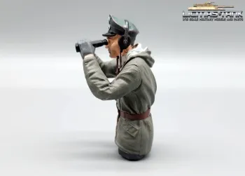 1/16 Figure German tank commander binoculars on Head made of resin painted